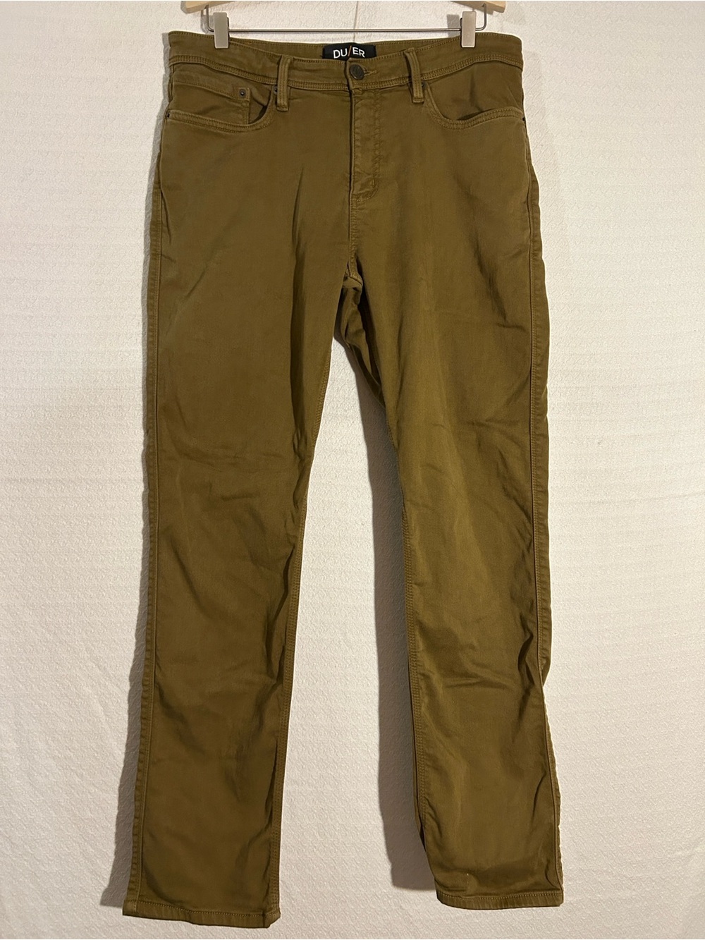 DU/ER Men's Olive Green Chinos — Modern Slim Fit